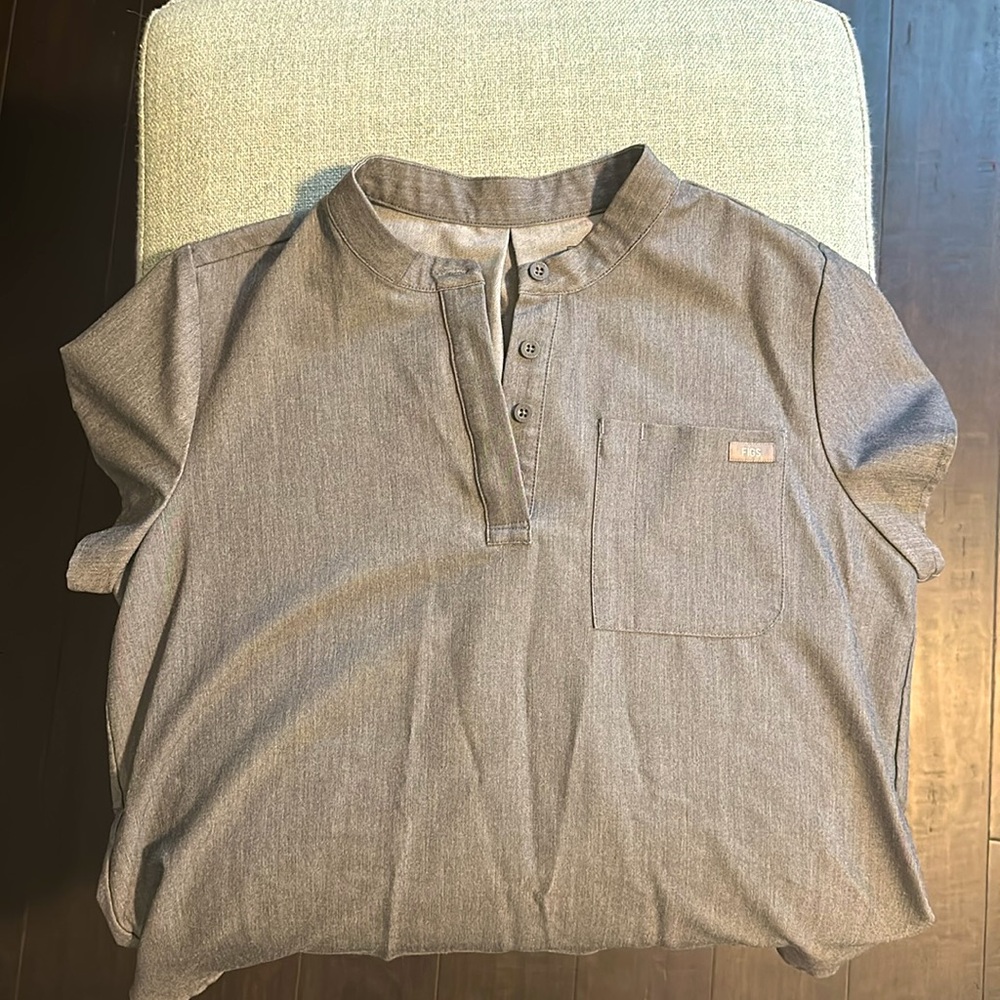 Gray figs top S